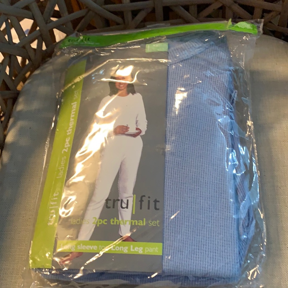 New Tru Fit Ladies 2Pc Thermal Set L NWT
